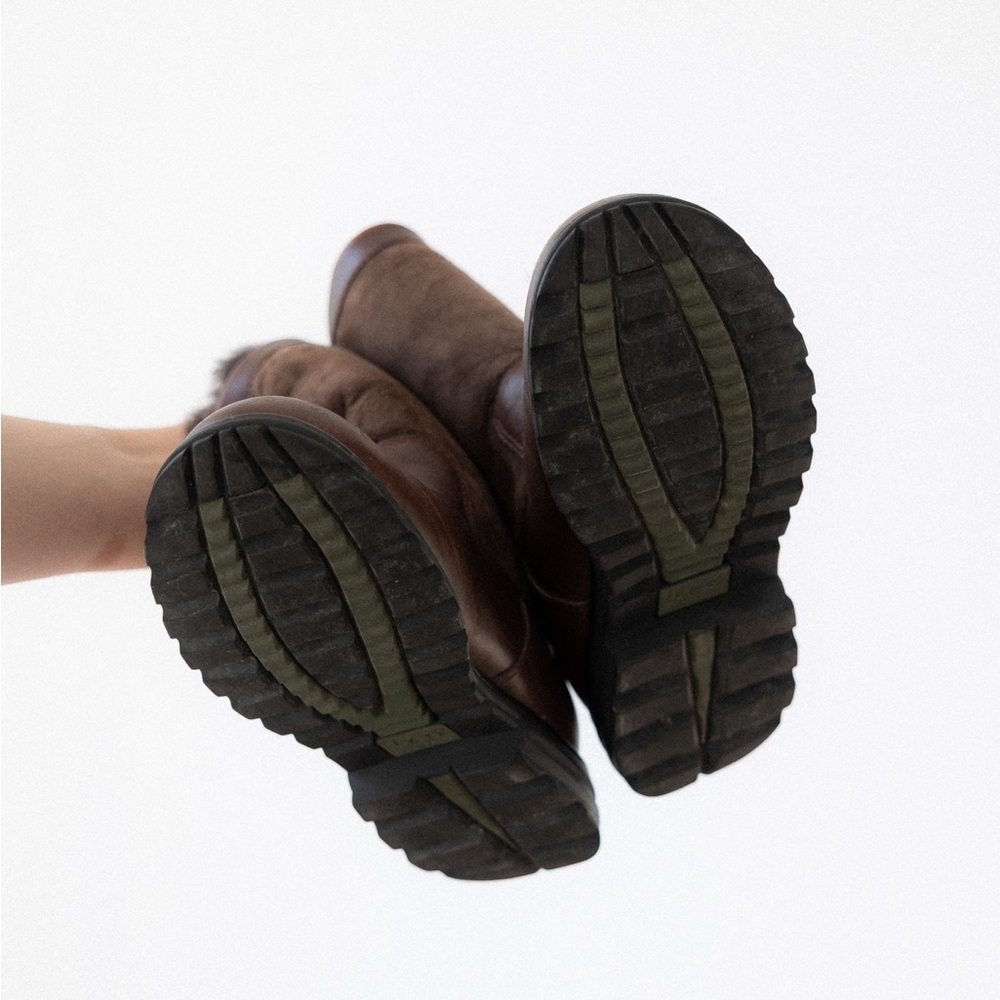 Vintage UGG Australia Women’s Dark Brown Suede and Leather & Sheepskin Boots - Picture 4 of 7